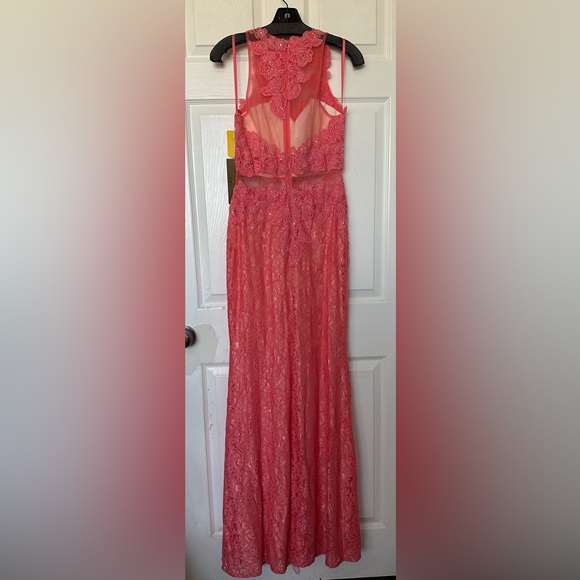 Aspeed Design Gown - Picture 2 of 5